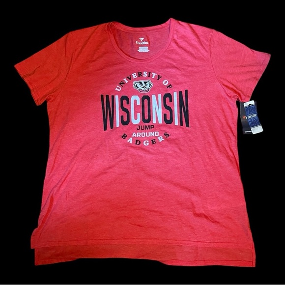 WISCONSIN BADGERS DROP IT BACK SHORT SLEEVE T-SHIRT - Picture 1 of 4